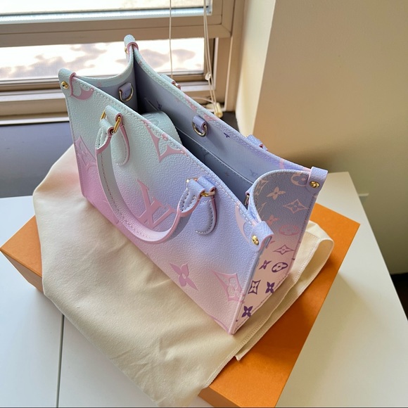 LOUIS VUITTON Onthego PM LIMITED EDITION - Picture 11 of 16